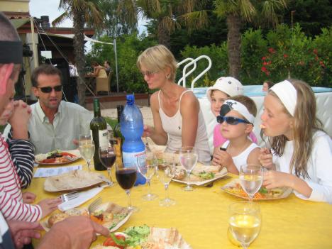 Party 077.jpg   44kb   26.03.2021 22:25:46